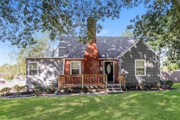 5212 Spruce N Avenue Kansas City, MO 64119